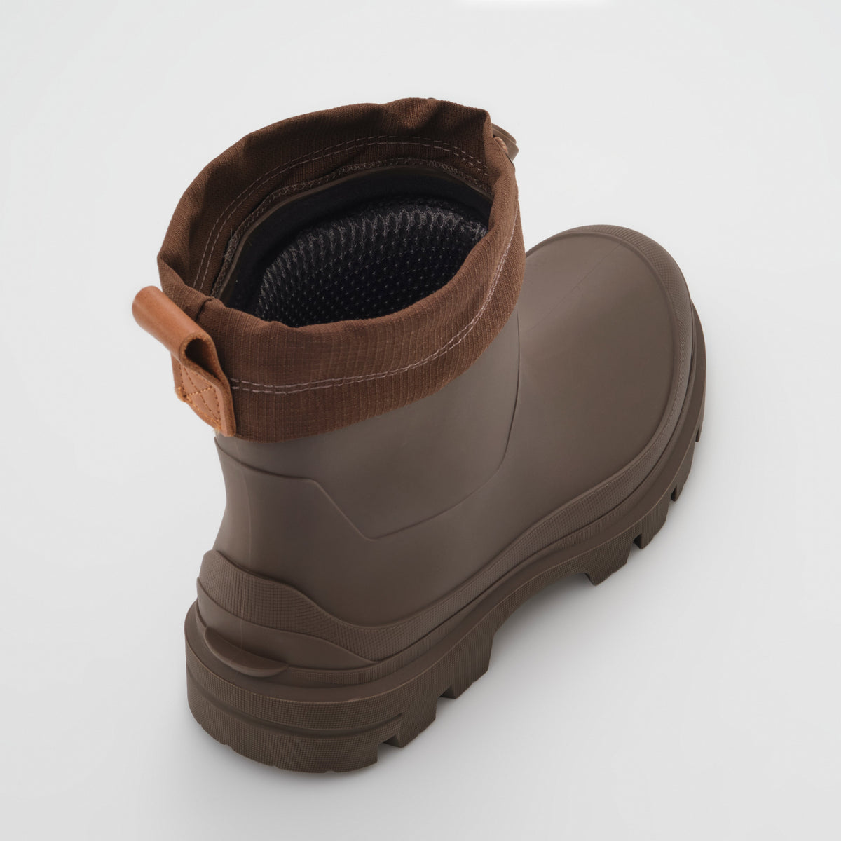 Brown : Tundra Mid Men's Winter Boots - Three-Quarter Back View